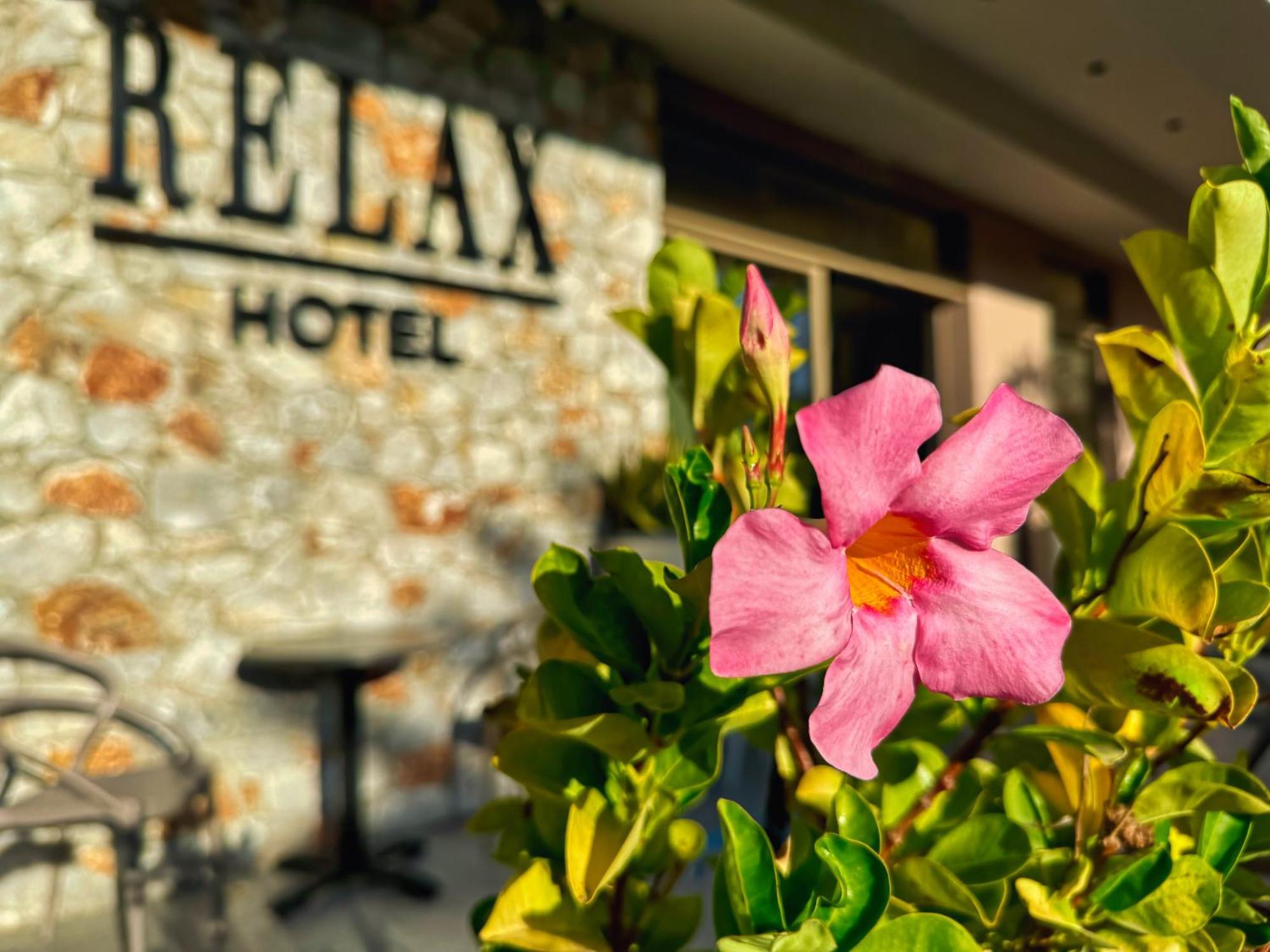Relax Hotel Palaiochora Eksteriør billede